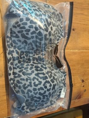 Leopard Print T-shirt Bra in Light Gray and Black